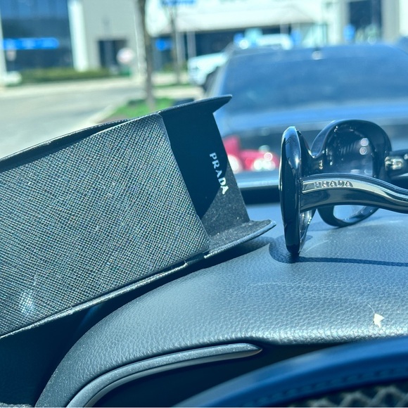 Original PRADA sunglasses - Picture 3 of 5